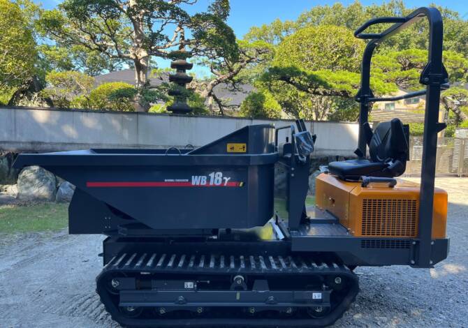 Yamaguchi WB18γ-DTB tracked dumper, side view